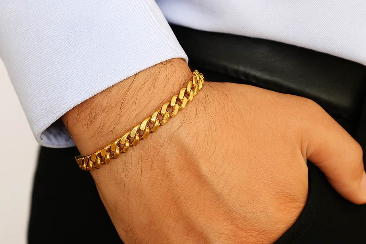 Why the 22 ct Gold Curb Chain Is the Ultimate Men’s Bracelet in 2025