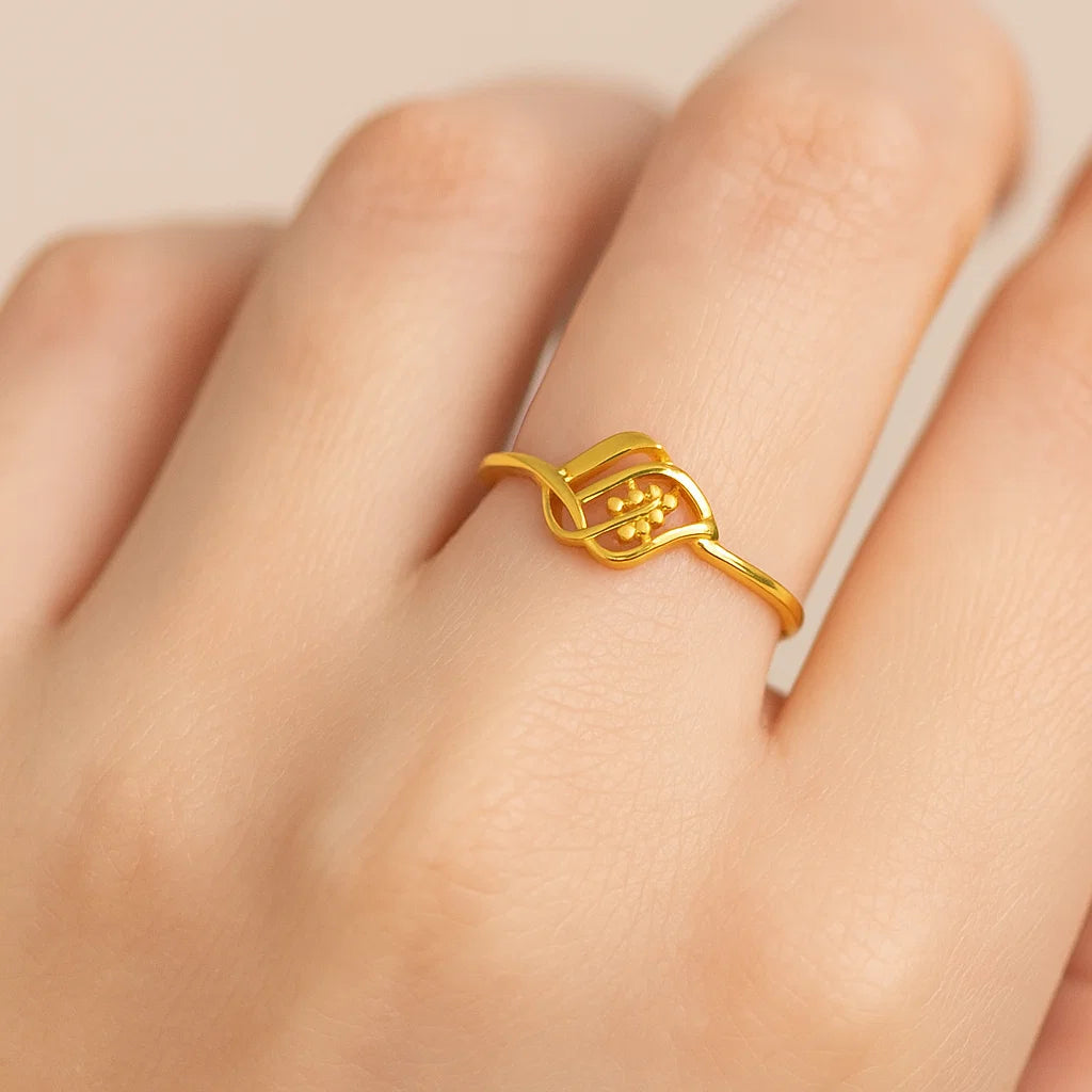 22ct Yellow Gold Floral Ring with Elegant Openwork Design | Size P