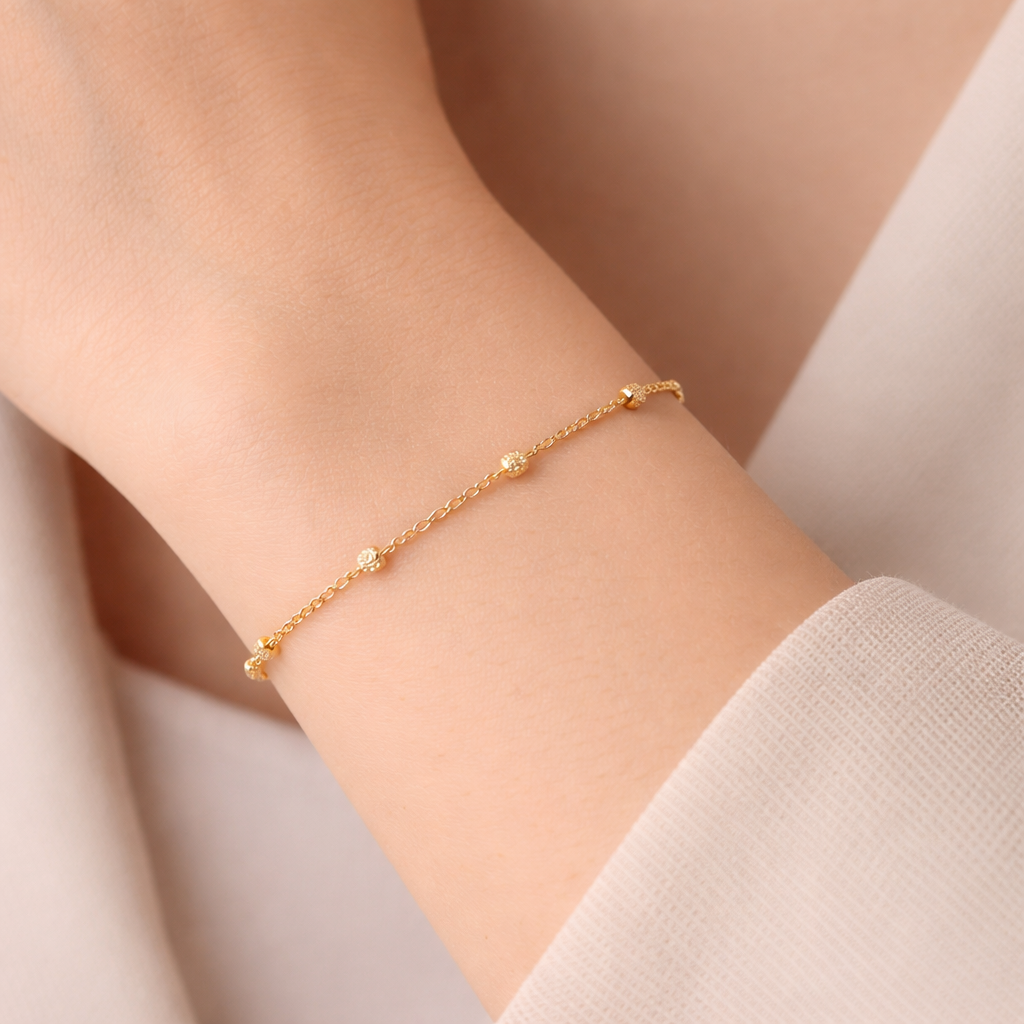 22ct Yellow Gold Link Bracelet with Diamond Cut Beads – Elegant Bolt Ring Clasp Design