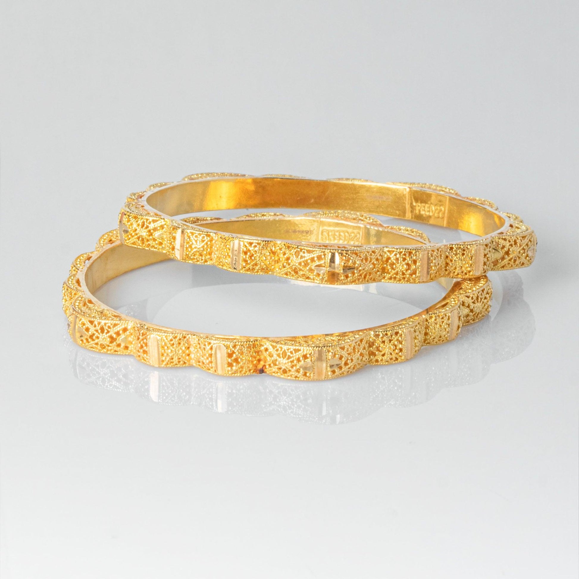 22ct Gold Bangle with Diamond Cut Filigree Design B-1511 - Minar Jewellers
