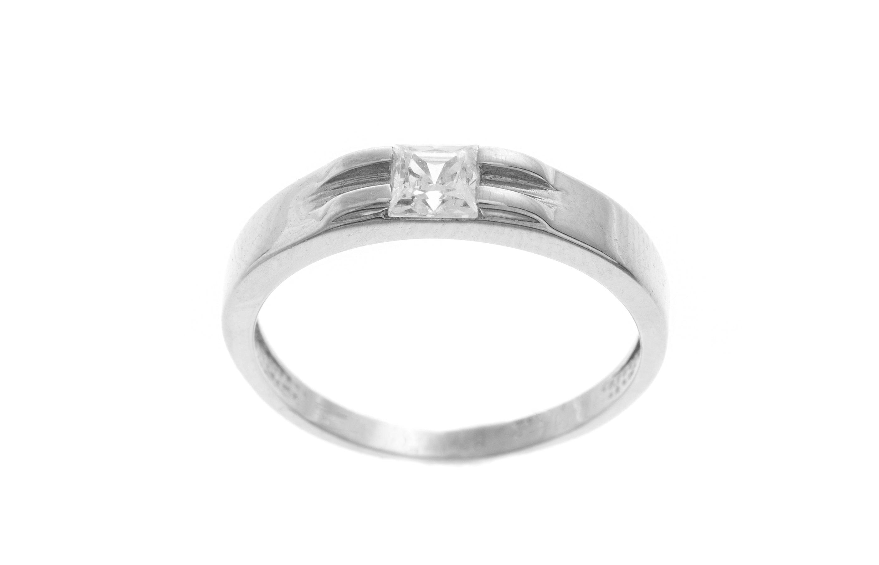 18ct White Gold Cubic Zirconia Dress Ring (3g) LR-2360 - Minar Jewellers