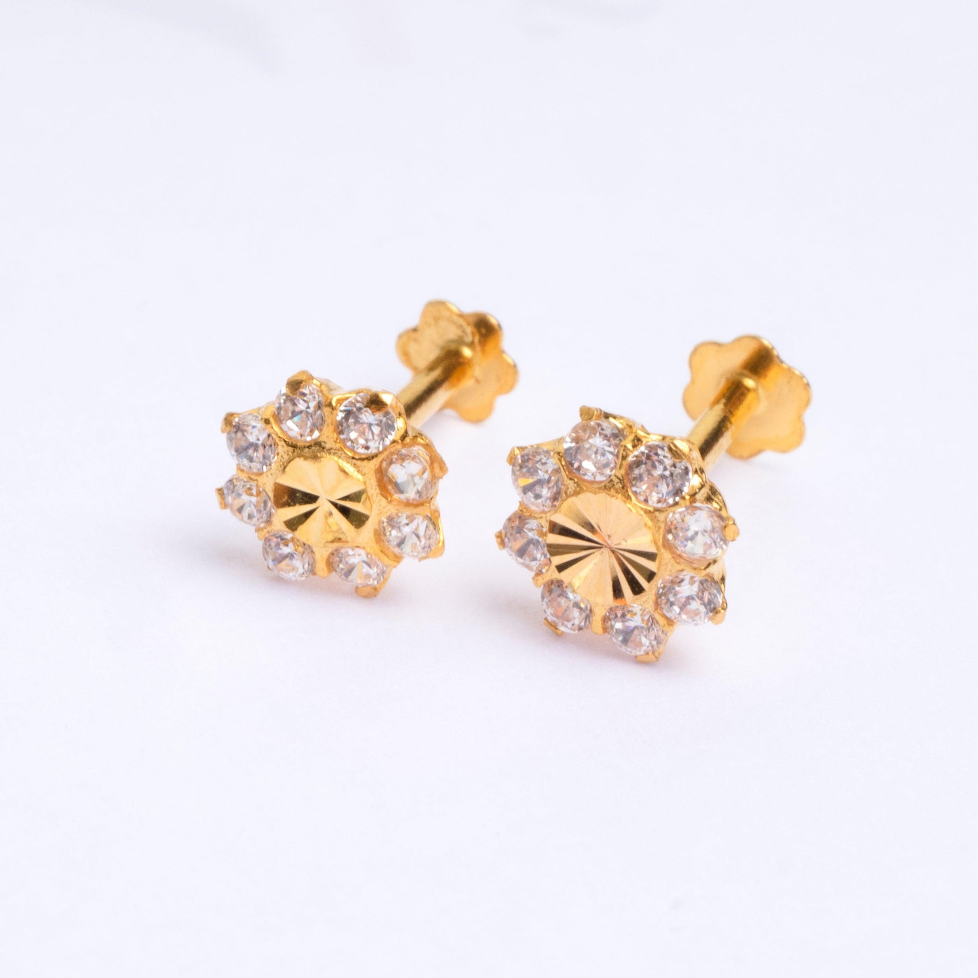 18ct Yellow Gold Screw Back Nose Stud set with eight Cubic Zirconias NIP-4-930 - Minar Jewellers