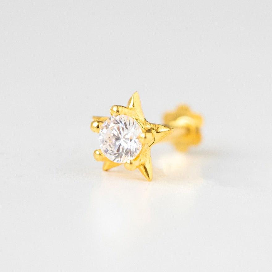 18ct Yellow Gold Screw Back Nose Stud set with a round brilliant Cubic Zirconia in a star shaped setting NIP-5-980 - Minar Jewellers