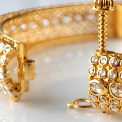 Openable 22ct Gold Champagne Bangle with Screw Lock (30.6g) B-8196 - Minar Jewellers