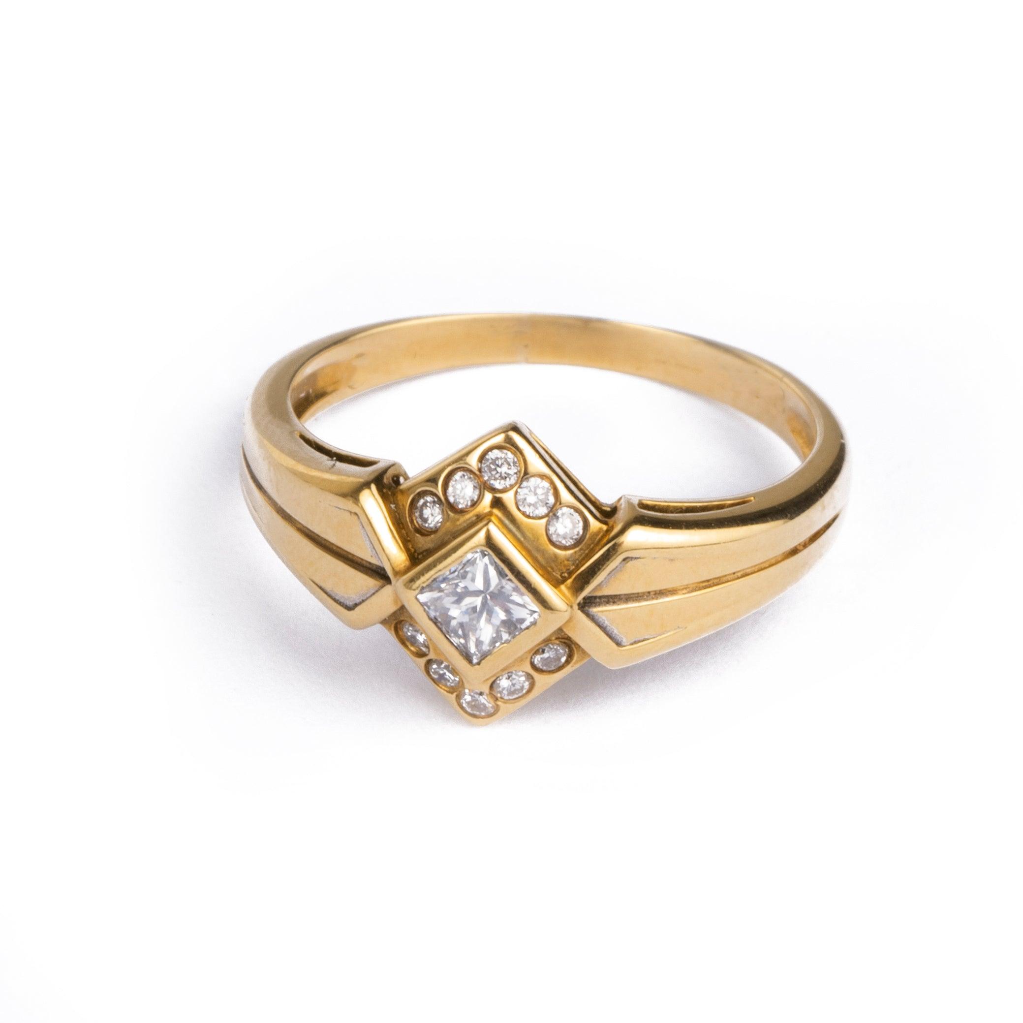 18ct Yellow Gold Diamond Ring Q1188 - Minar Jewellers