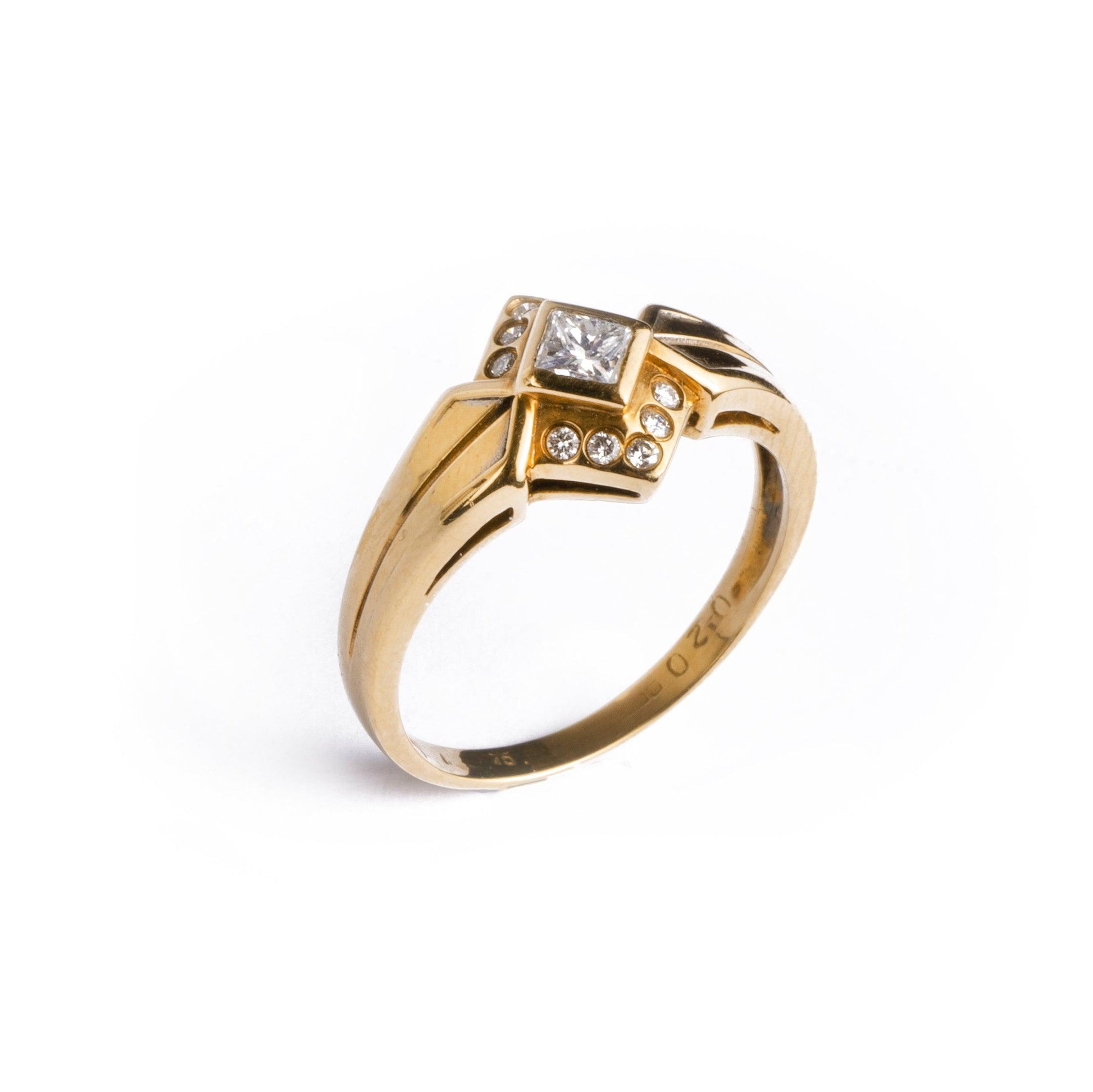 18ct Yellow Gold Diamond Ring Q1188 - Minar Jewellers